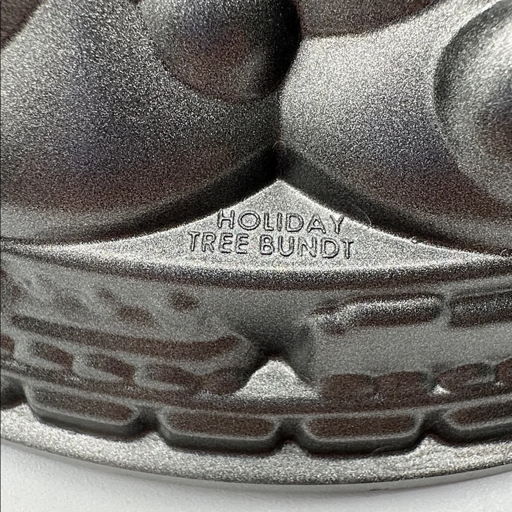 NORDIC WARE Holiday Tree Bundt Pan. Vintage
